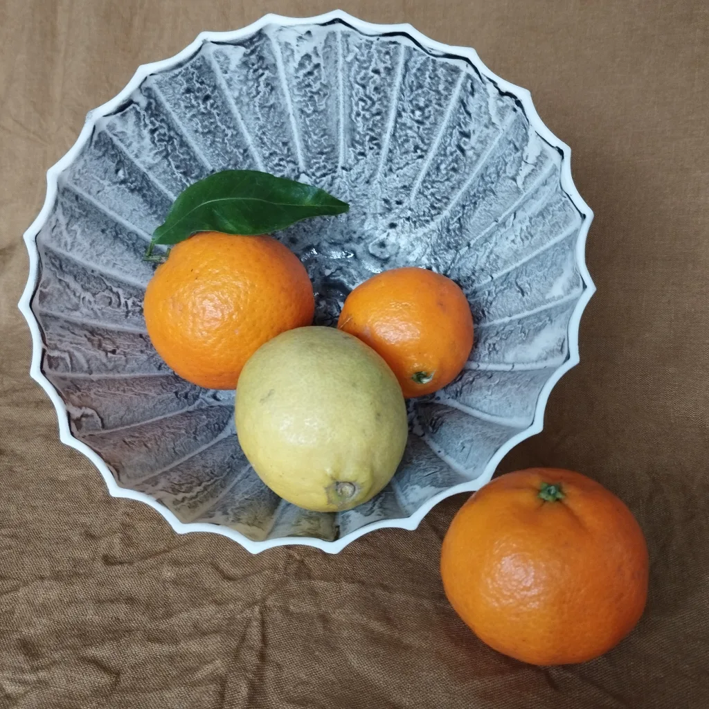 Saladier en porcelaine moulée